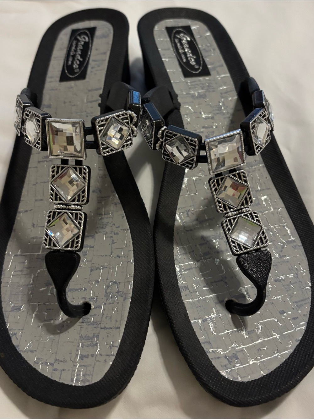 Grandco Black Jeweled Thong Beach Sandals Silver Crystal Accents W Sz 10M NWOT